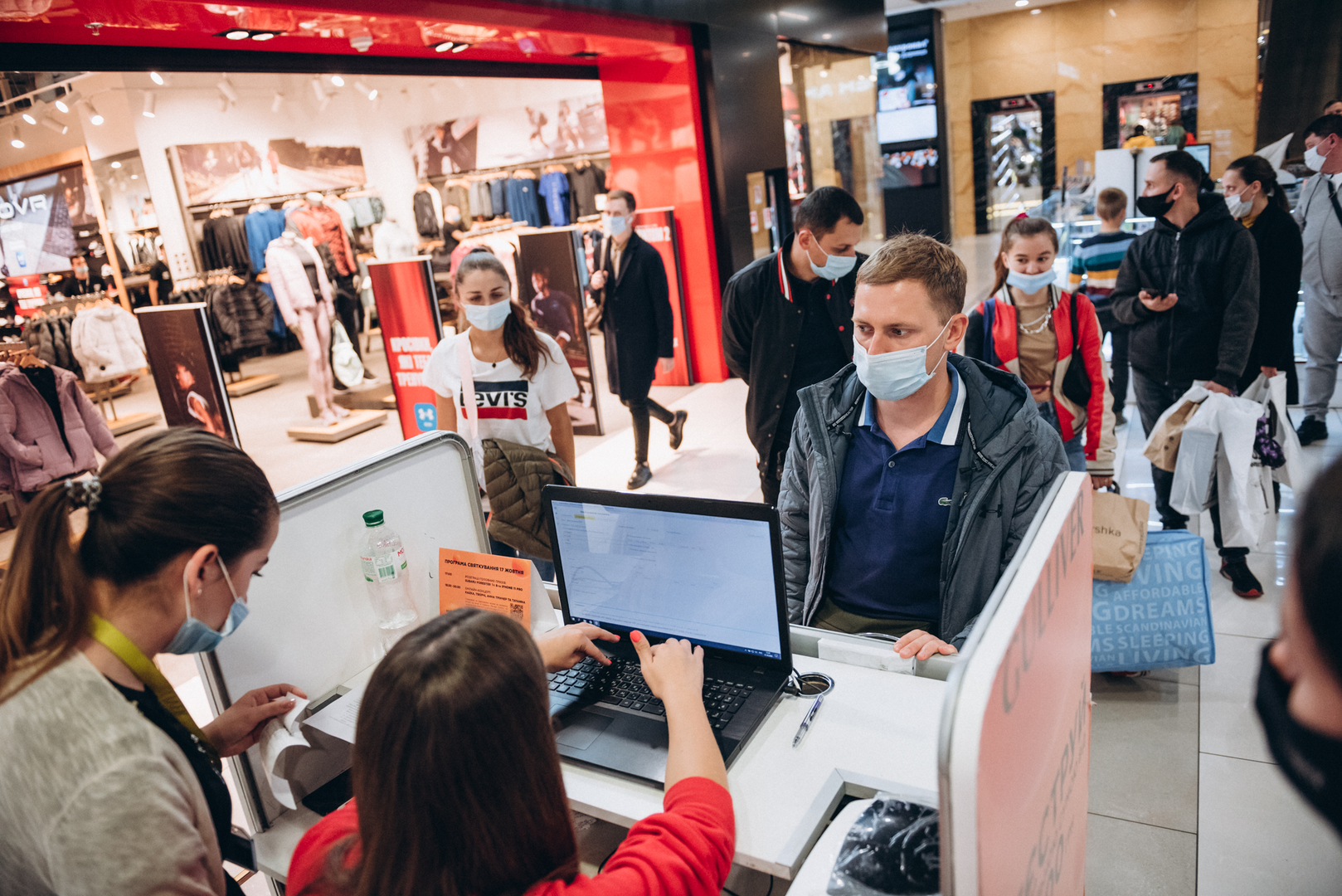 День рождения ТРЦ Gulliver — 7 лет на высоте! image-75