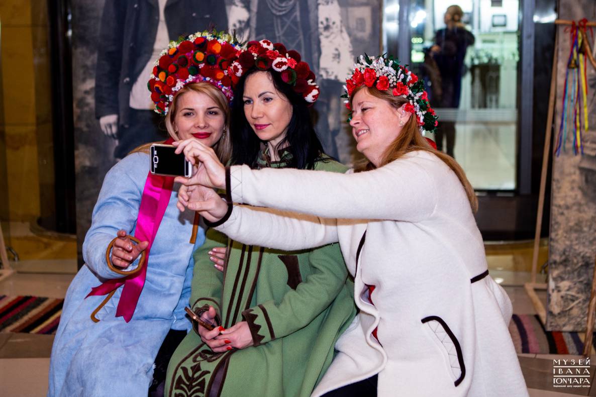 Populate in the traditional way, or As noted on the International Day of Museum Selfies in the Museum of Ivan Gonchar image-4