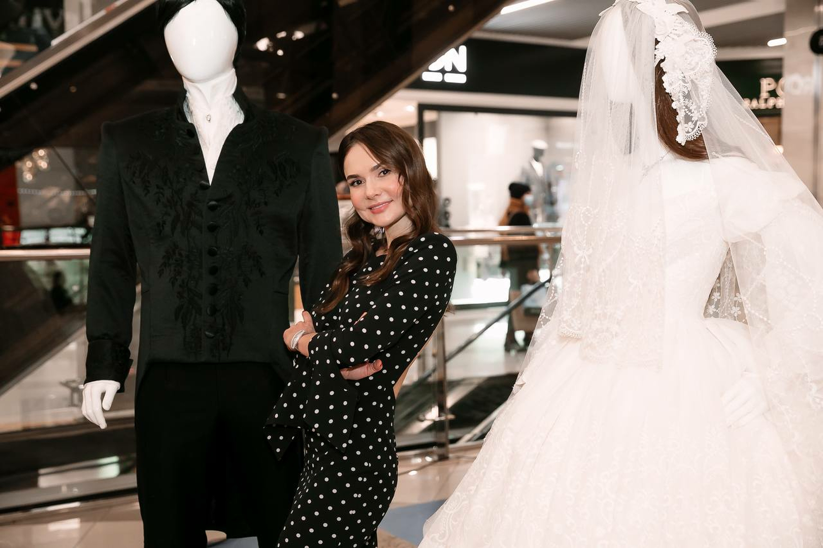 Произошла презентация картин и автограф-сессия акторов сериала “Кофе с Кардамоном” image-6