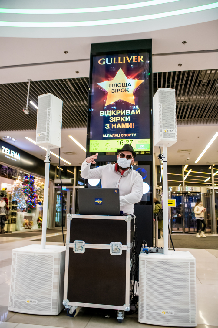 Black Friday at the Gulliver mall image-0