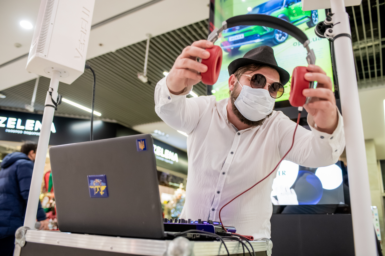Black Friday at the Gulliver mall image-1