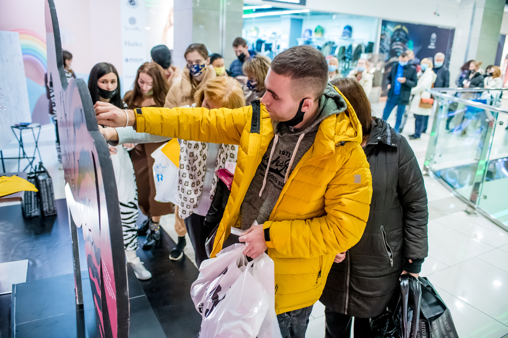 Black Friday at the Gulliver mall image-17