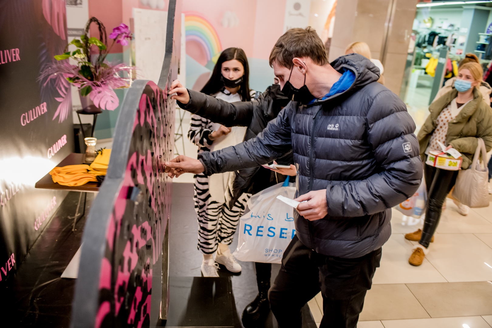 Black Friday at the Gulliver mall image-19