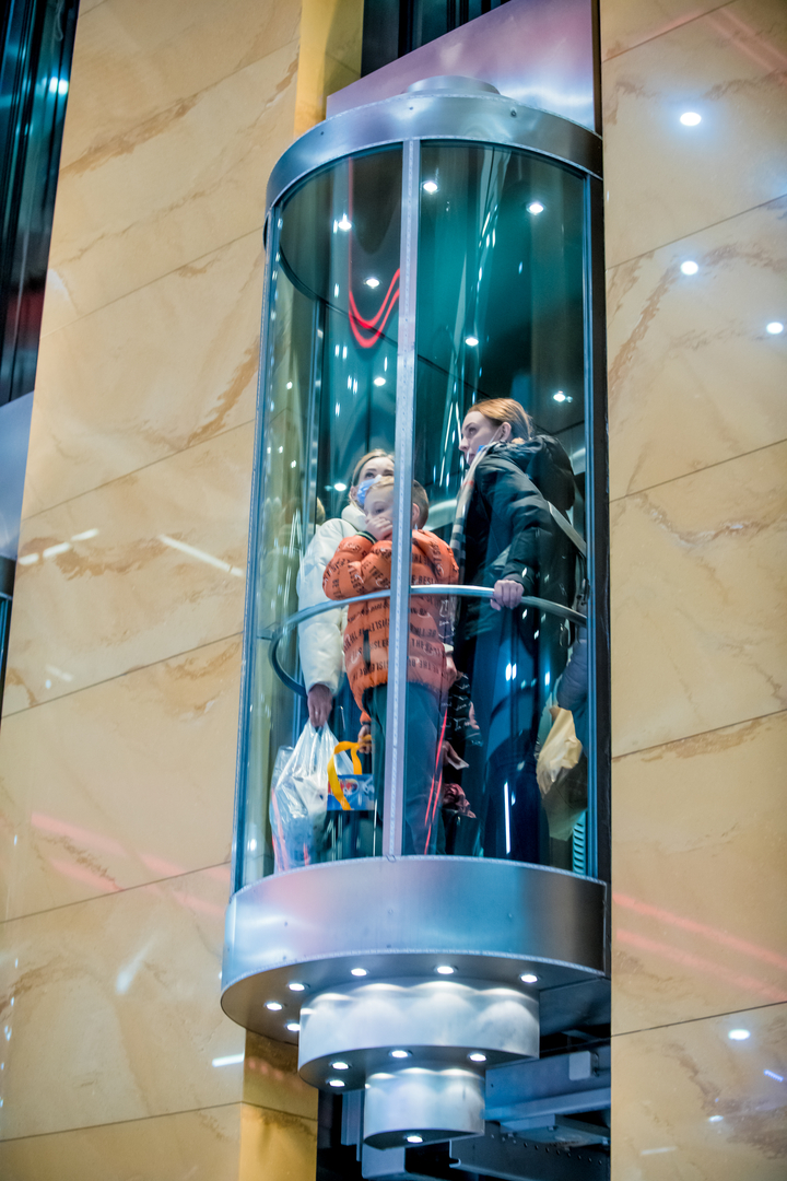 Black Friday at the Gulliver mall image-23