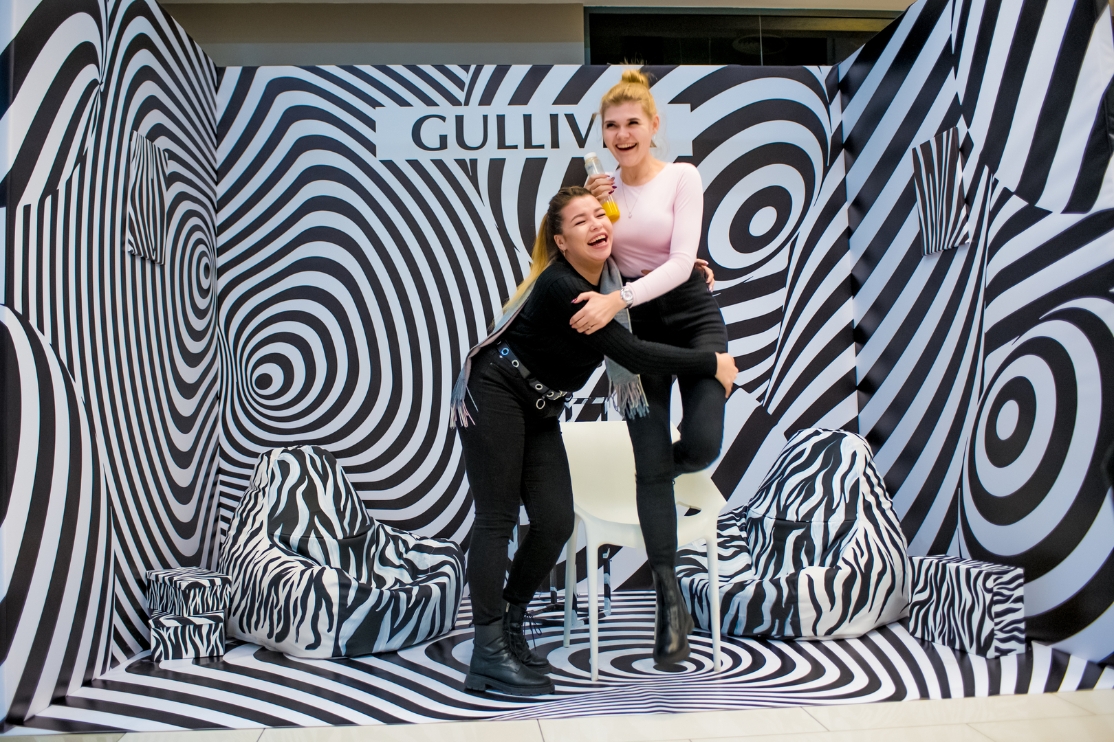 Black Friday at the Gulliver mall image-25