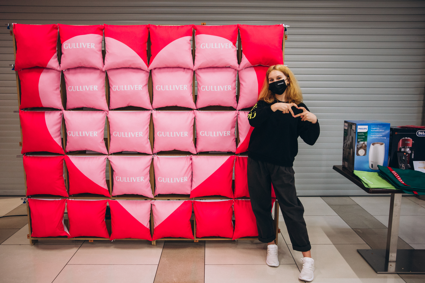 Love is Gulliver image-1