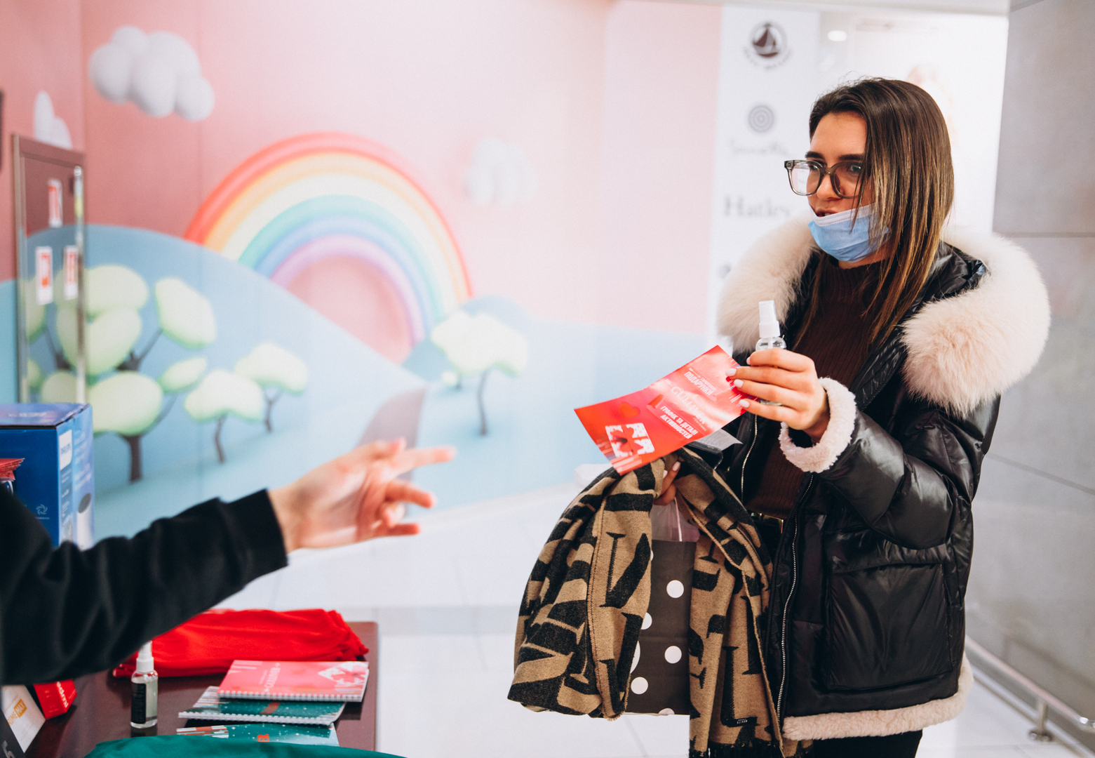 Love is Gulliver image-7