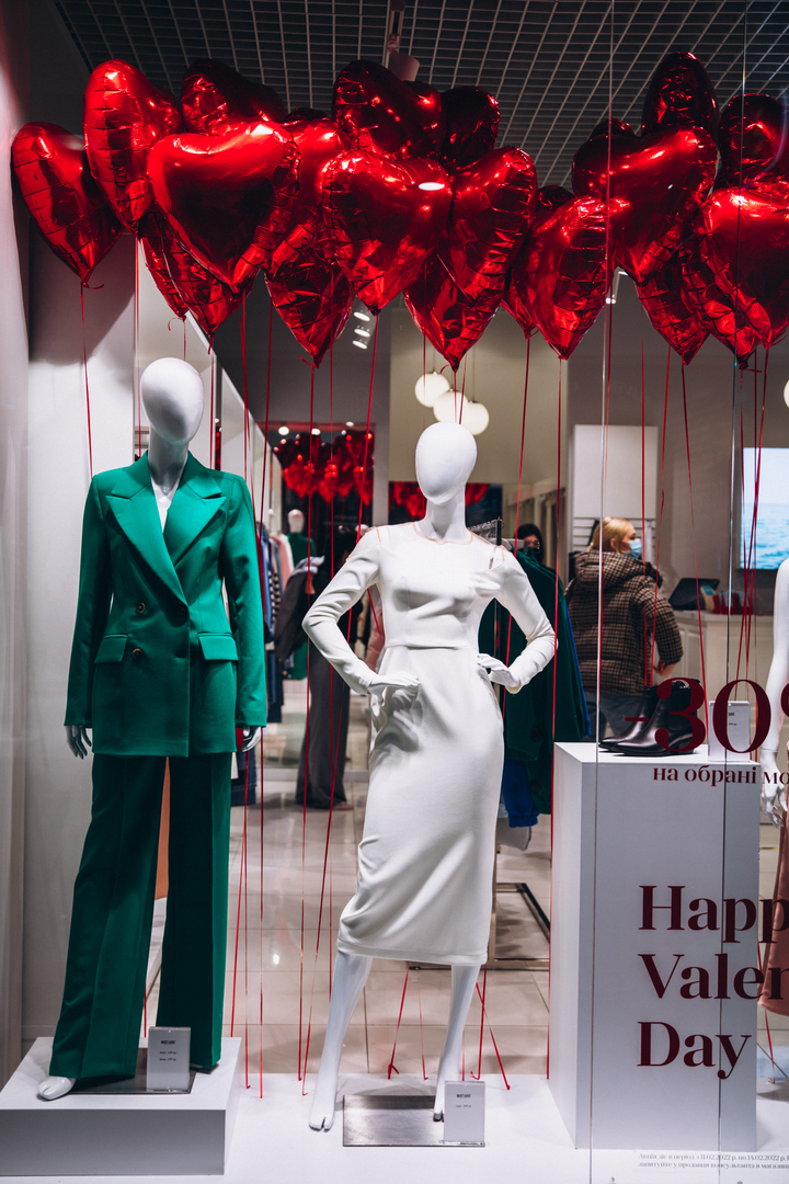 Love is Gulliver image-11