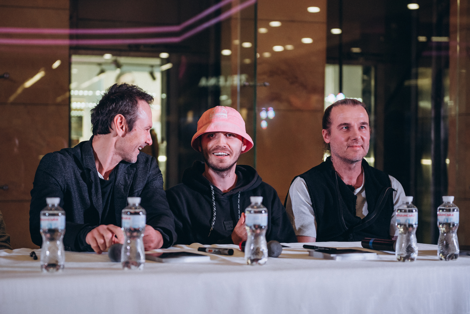 An autograph session of the Okean Elzy and Kalush image-11