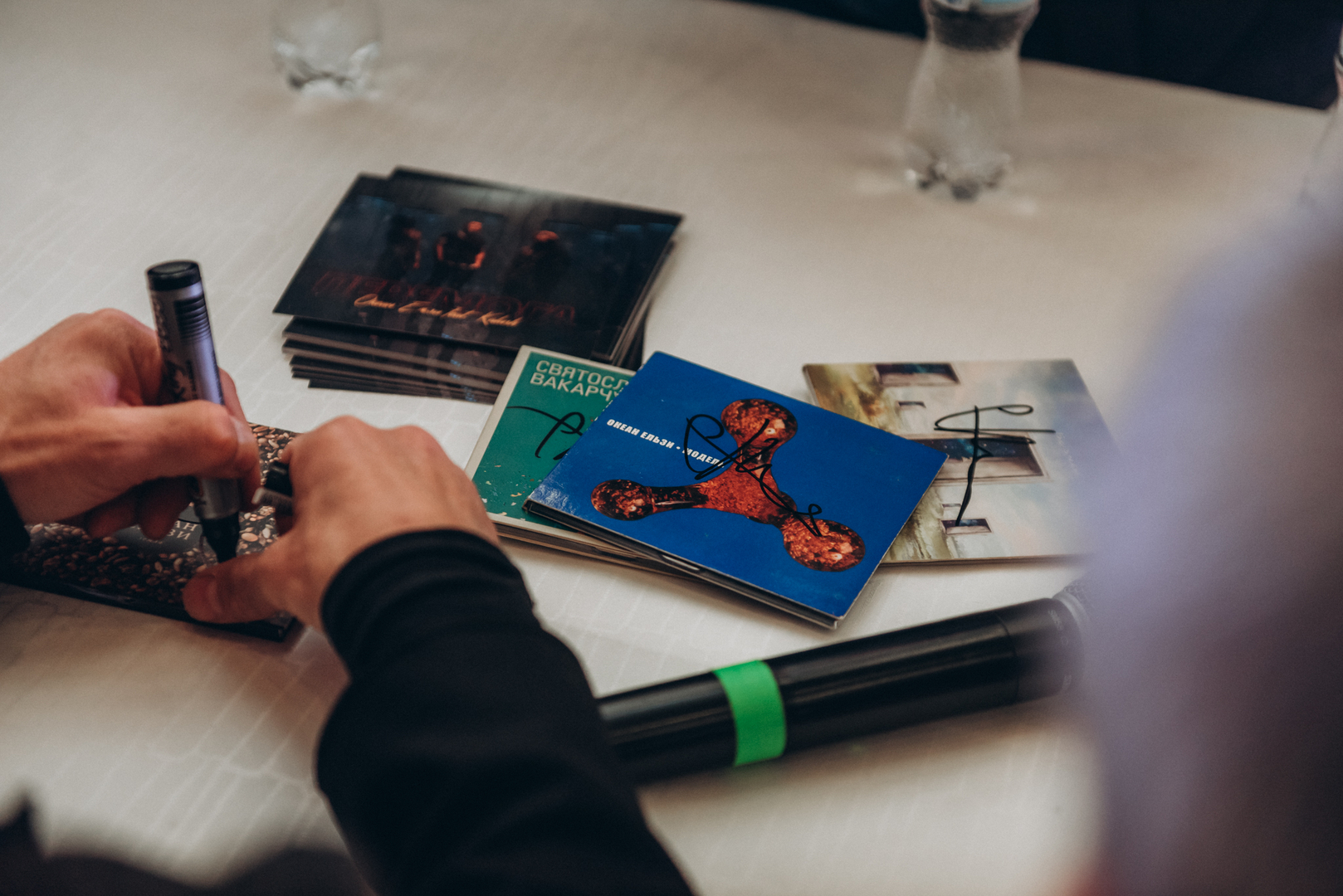 An autograph session of the Okean Elzy and Kalush image-12