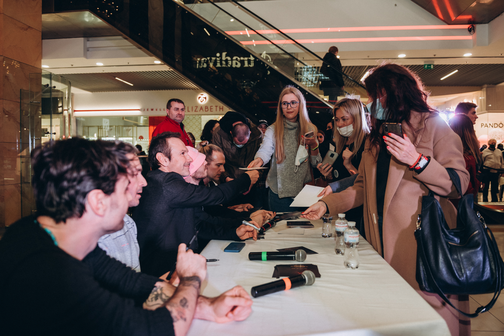 An autograph session of the Okean Elzy and Kalush image-34