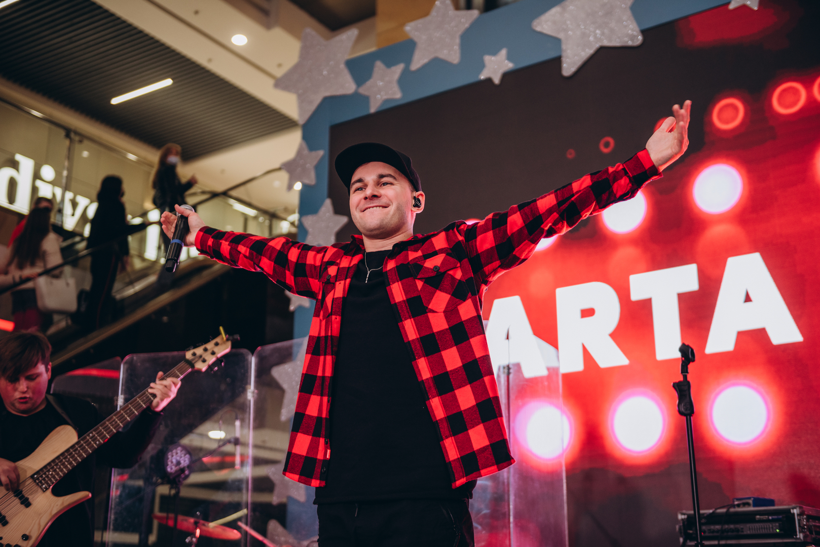 Gulliver&#039;s 8th Birthday is Just Space! image-35