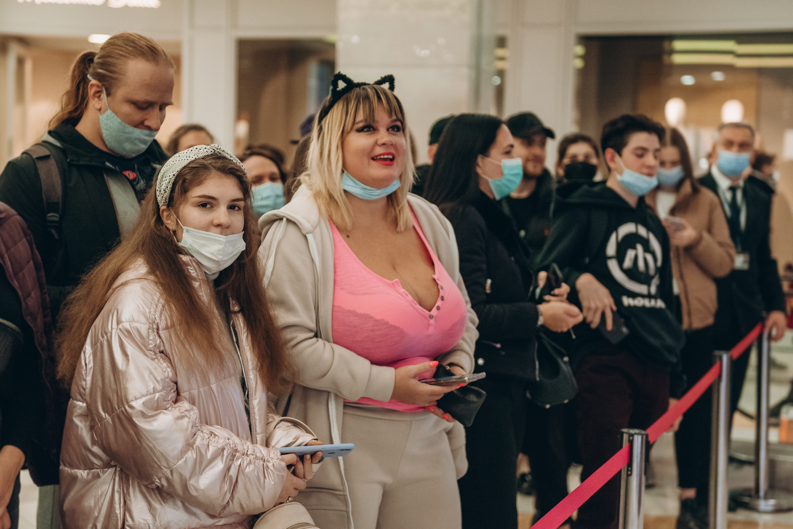 Автограф сессия с WELLBOY в Gulliver! image-5