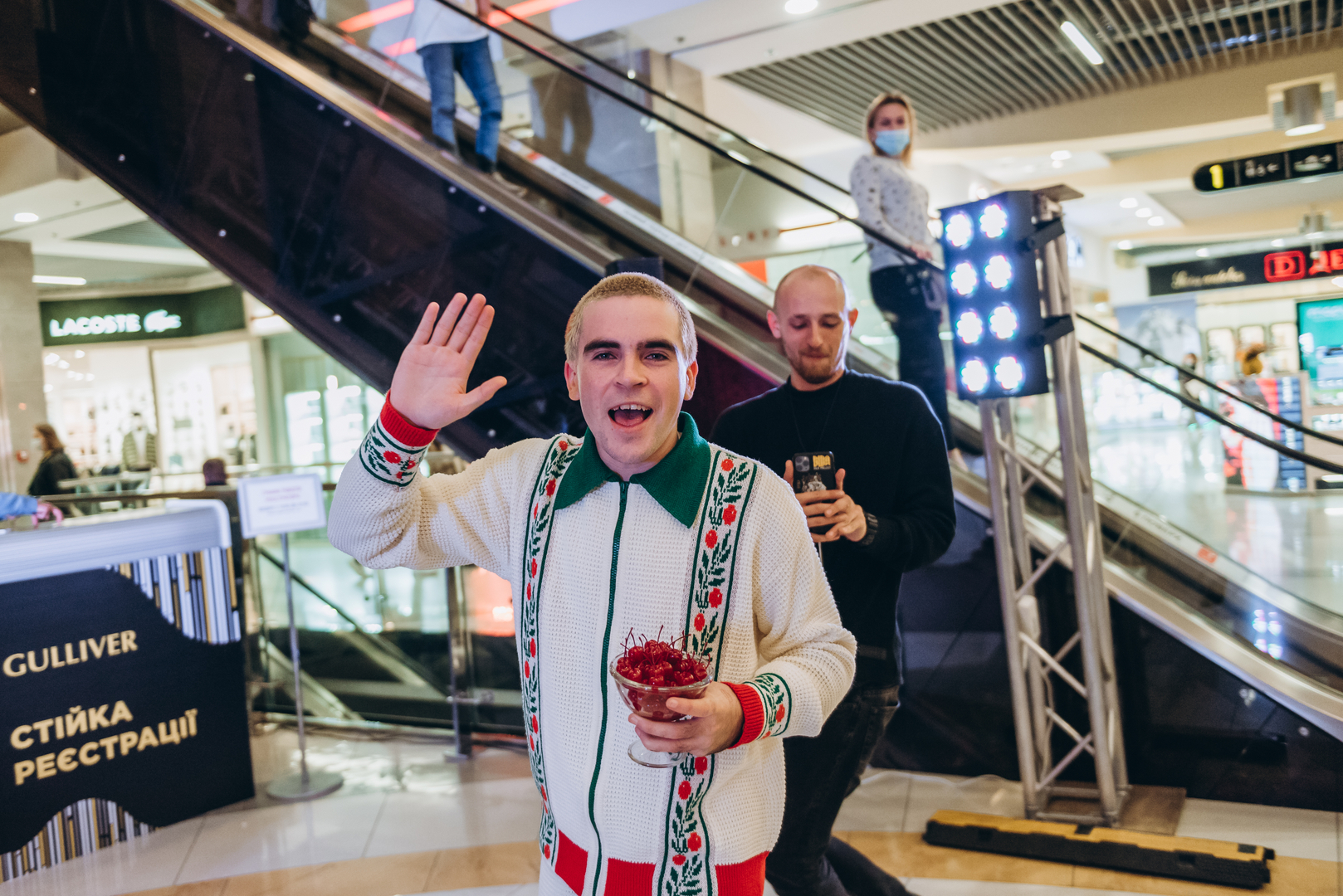 Автограф сессия с WELLBOY в Gulliver! image-8