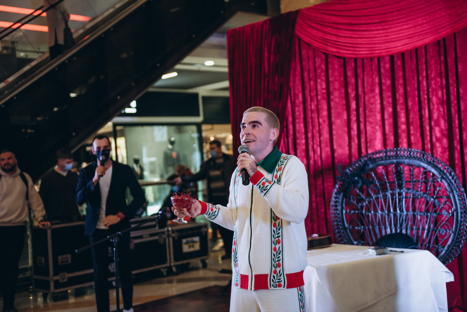 Автограф сессия с WELLBOY в Gulliver! image-10