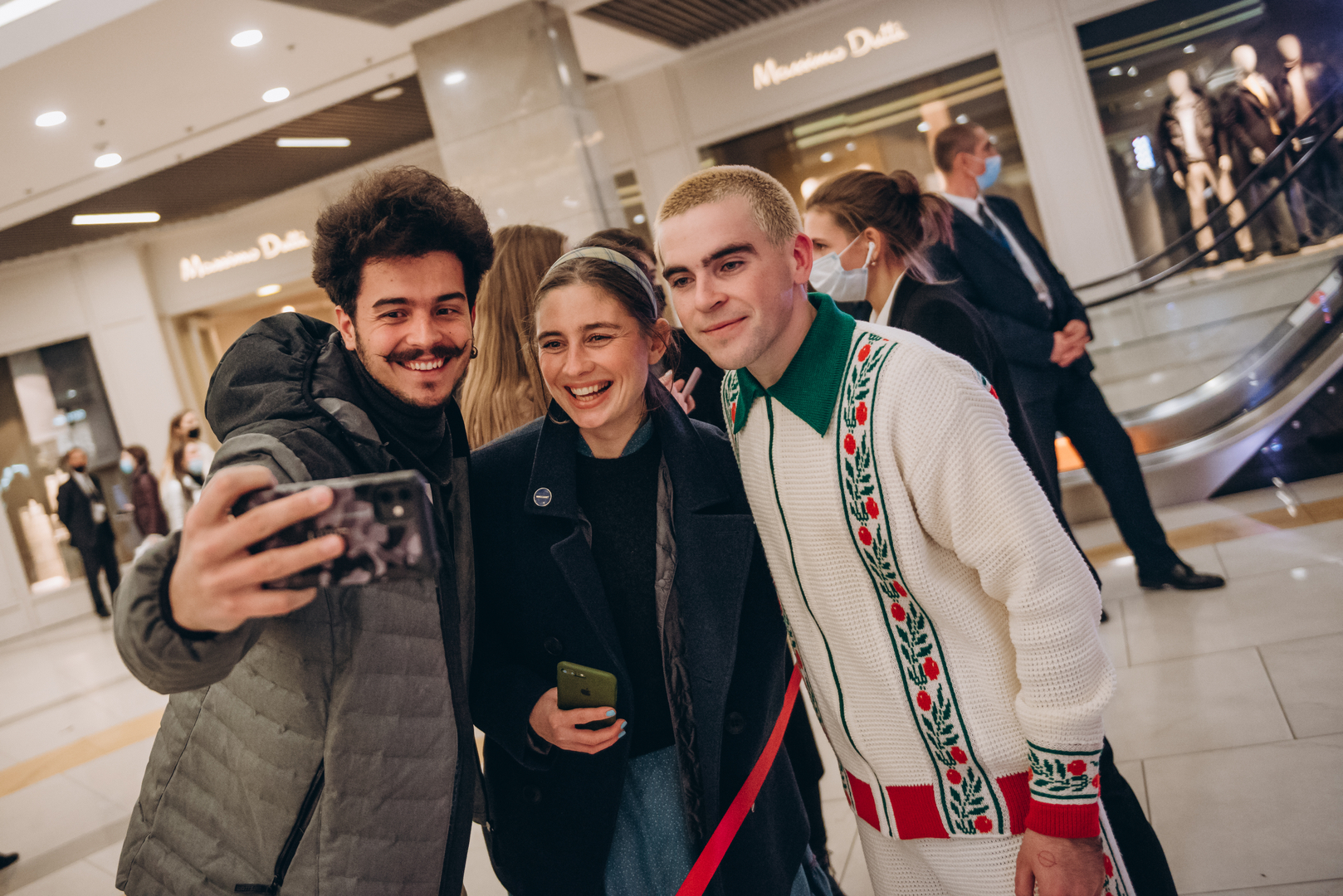 Автограф сессия с WELLBOY в Gulliver! image-15