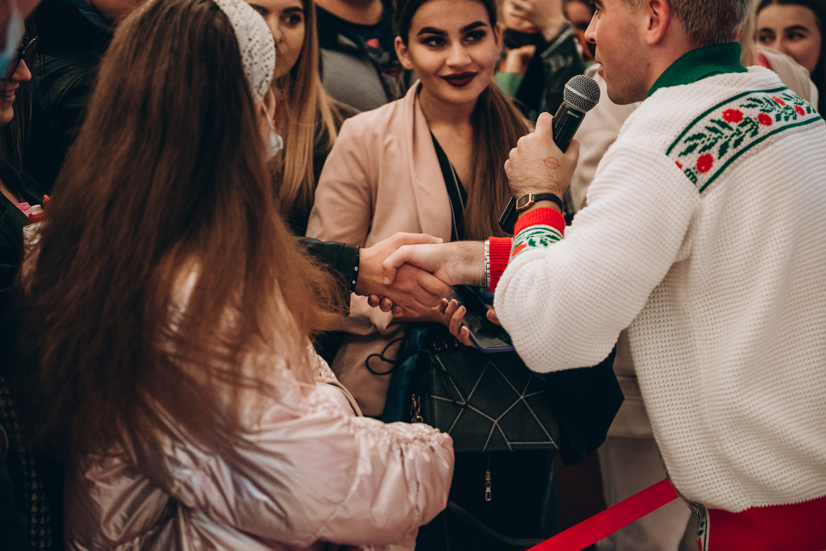 Автограф сессия с WELLBOY в Gulliver! image-21