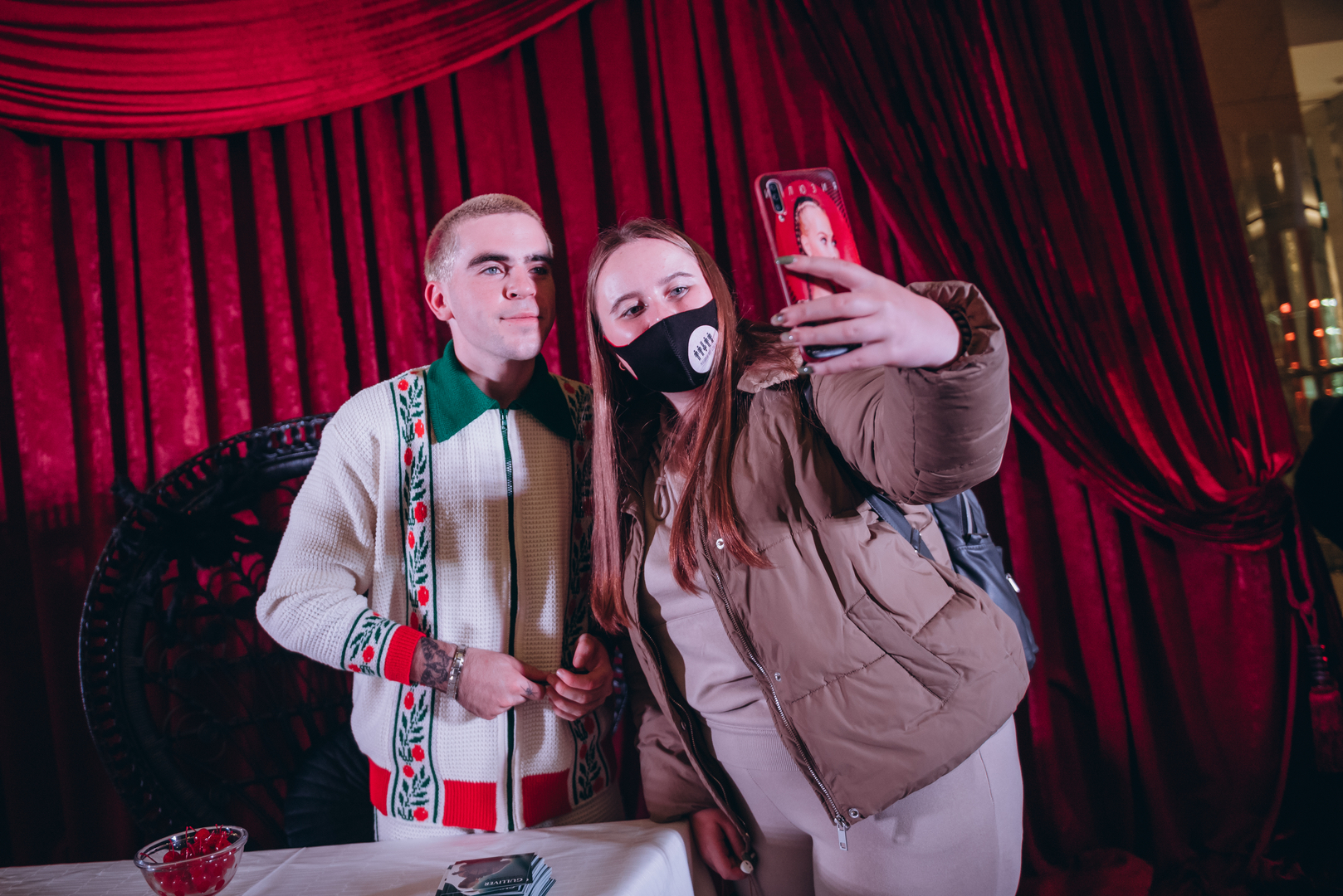 Автограф сессия с WELLBOY в Gulliver! image-27