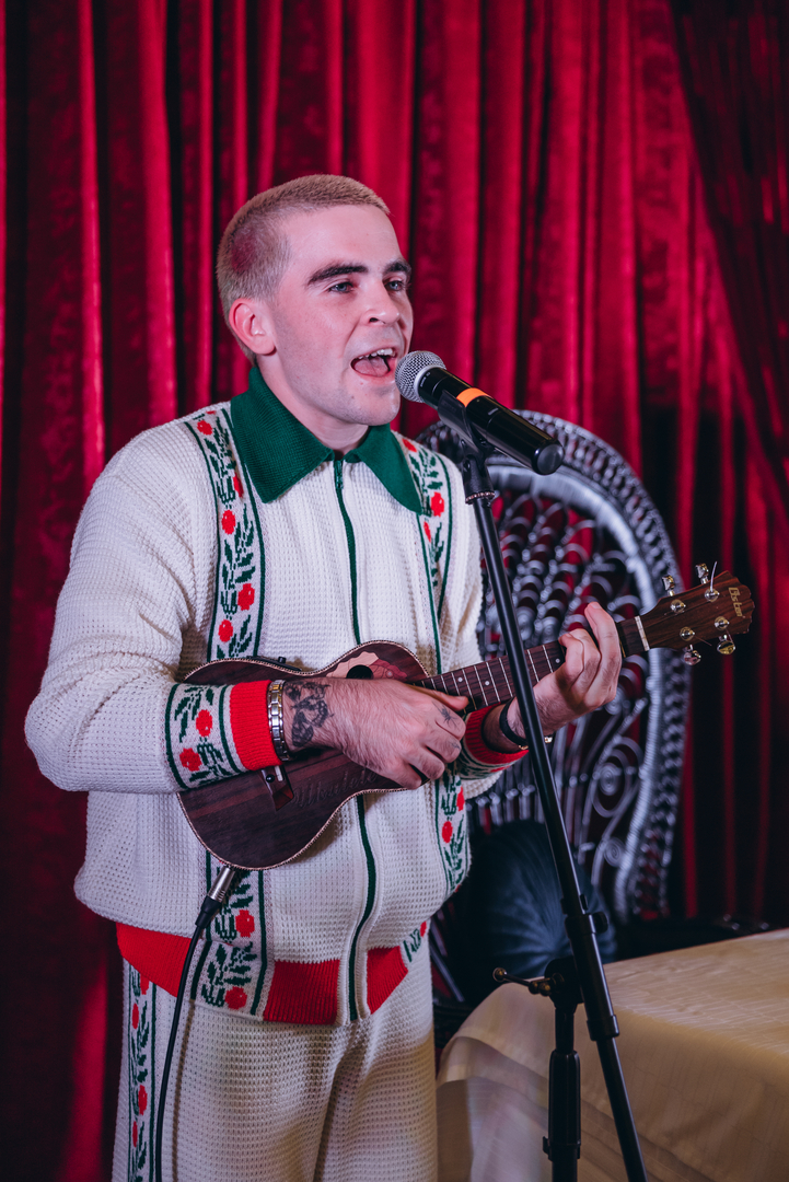 Автограф сессия с WELLBOY в Gulliver! image-29