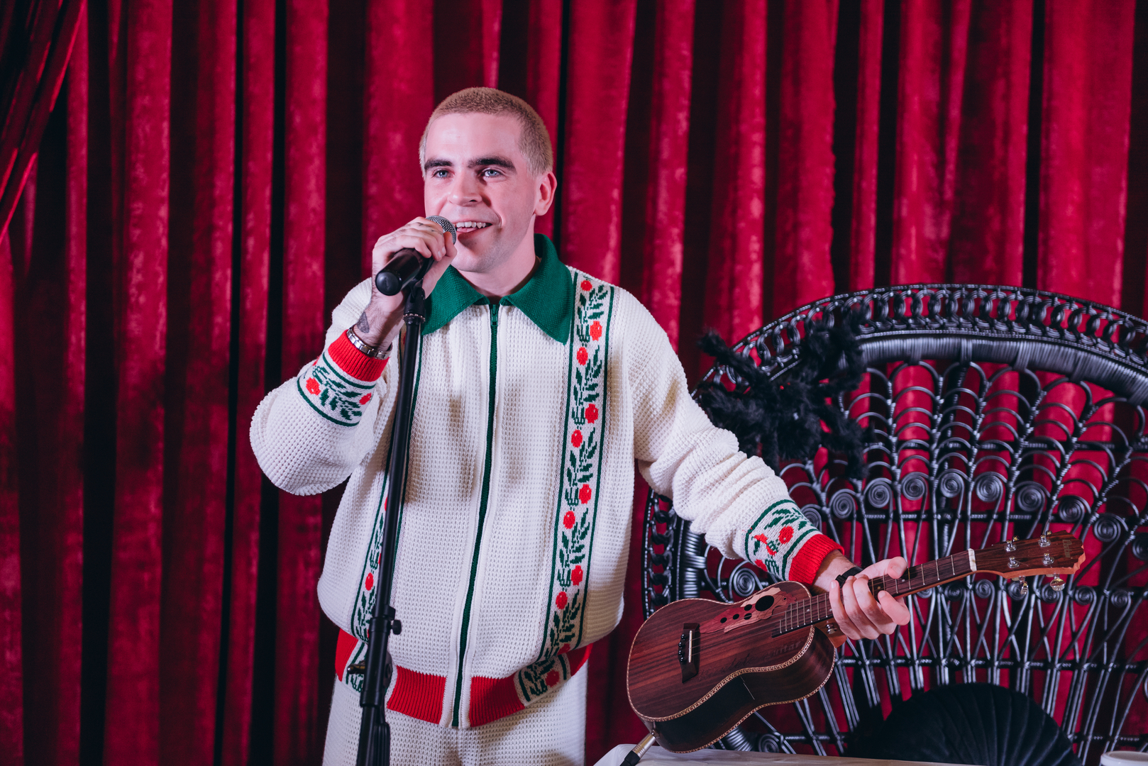 Автограф сессия с WELLBOY в Gulliver! image-33