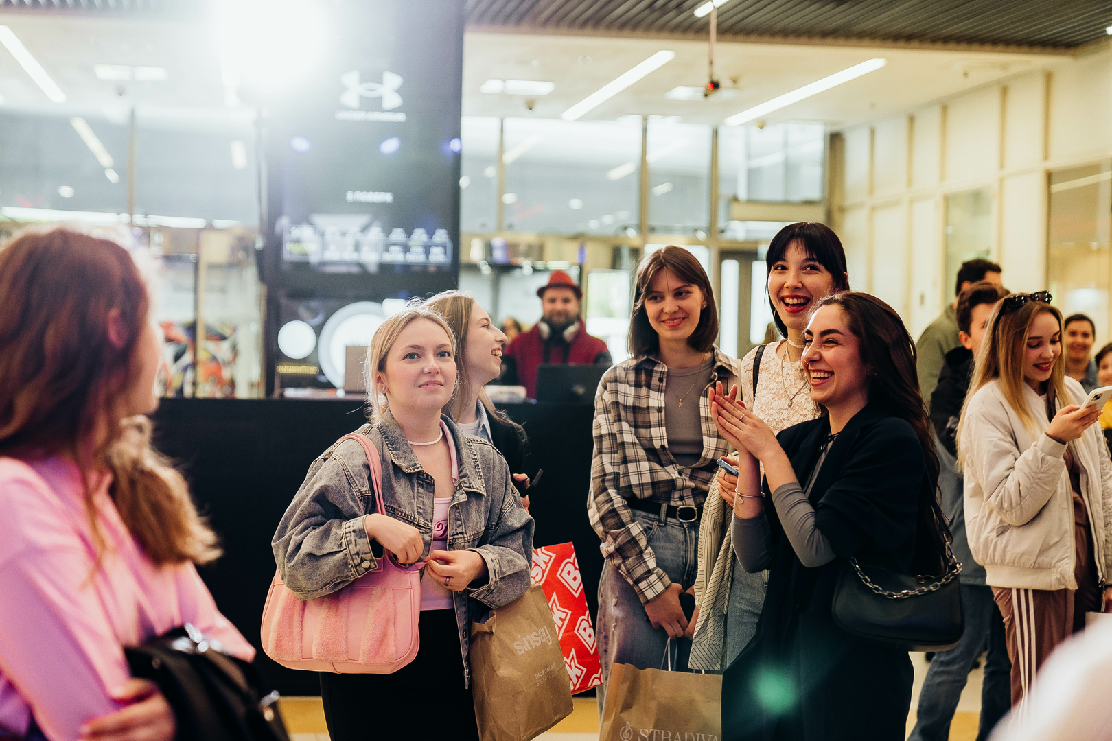 Зірковий весняний концерт  image-92