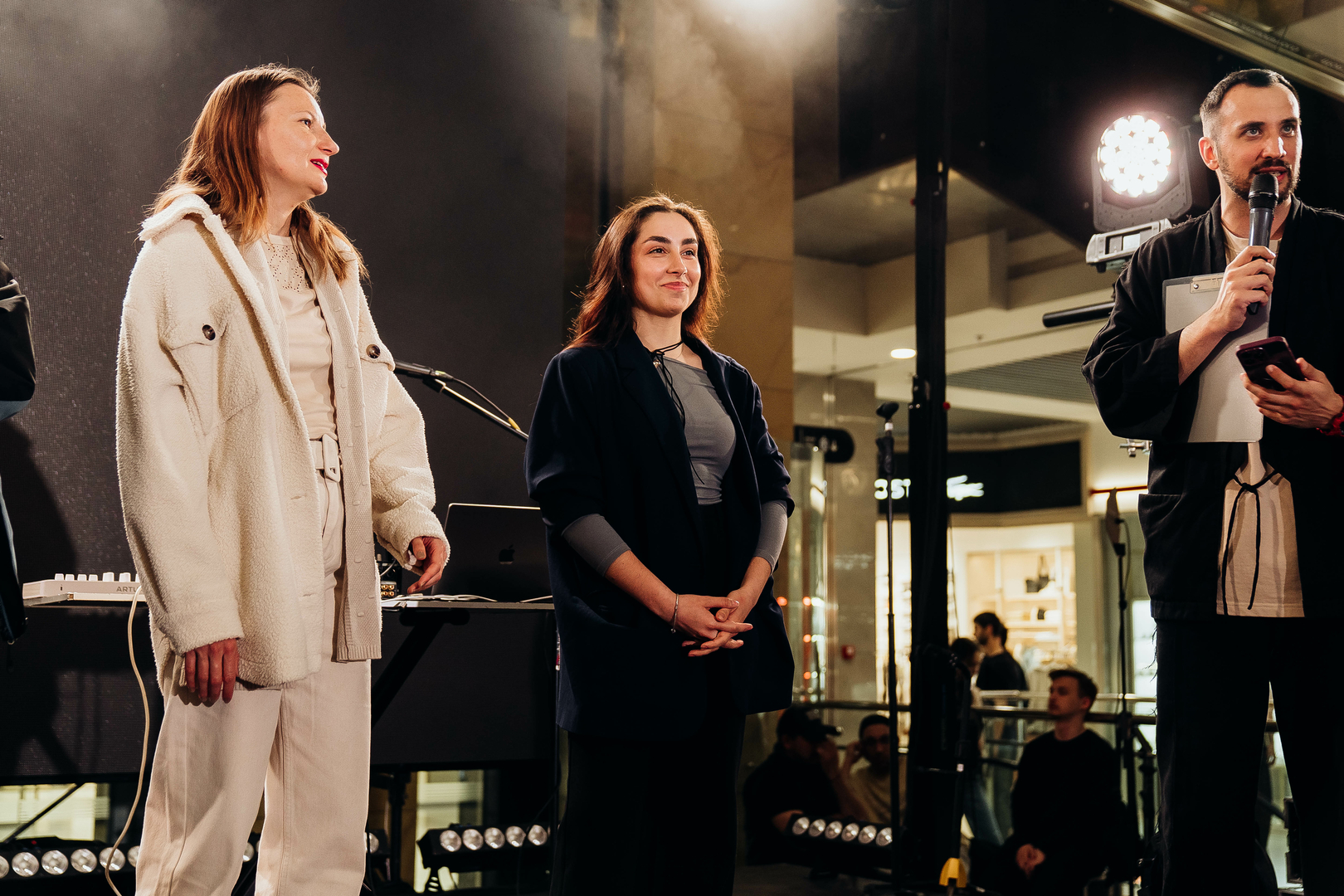 Зірковий весняний концерт  image-100