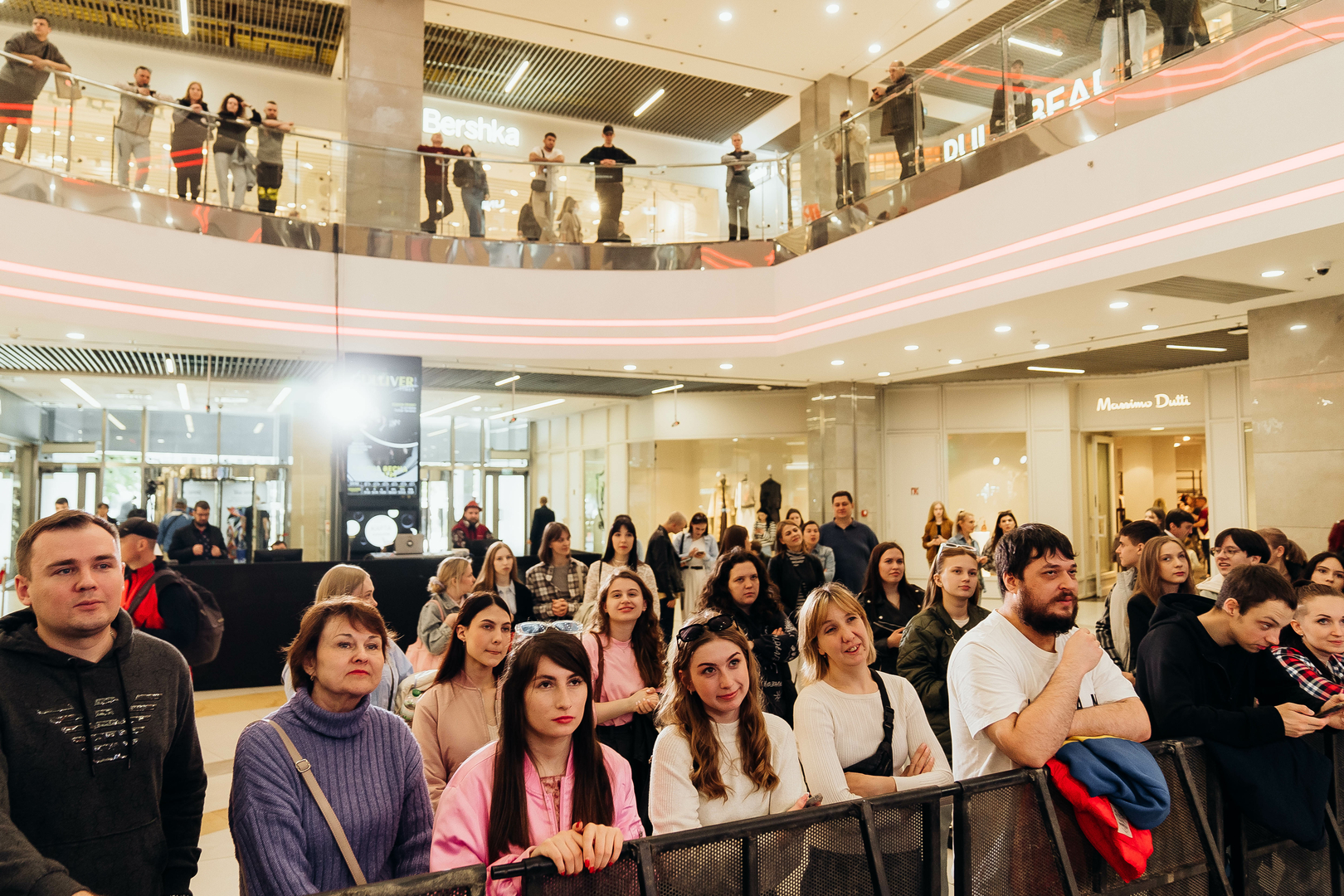 Зірковий весняний концерт  image-108