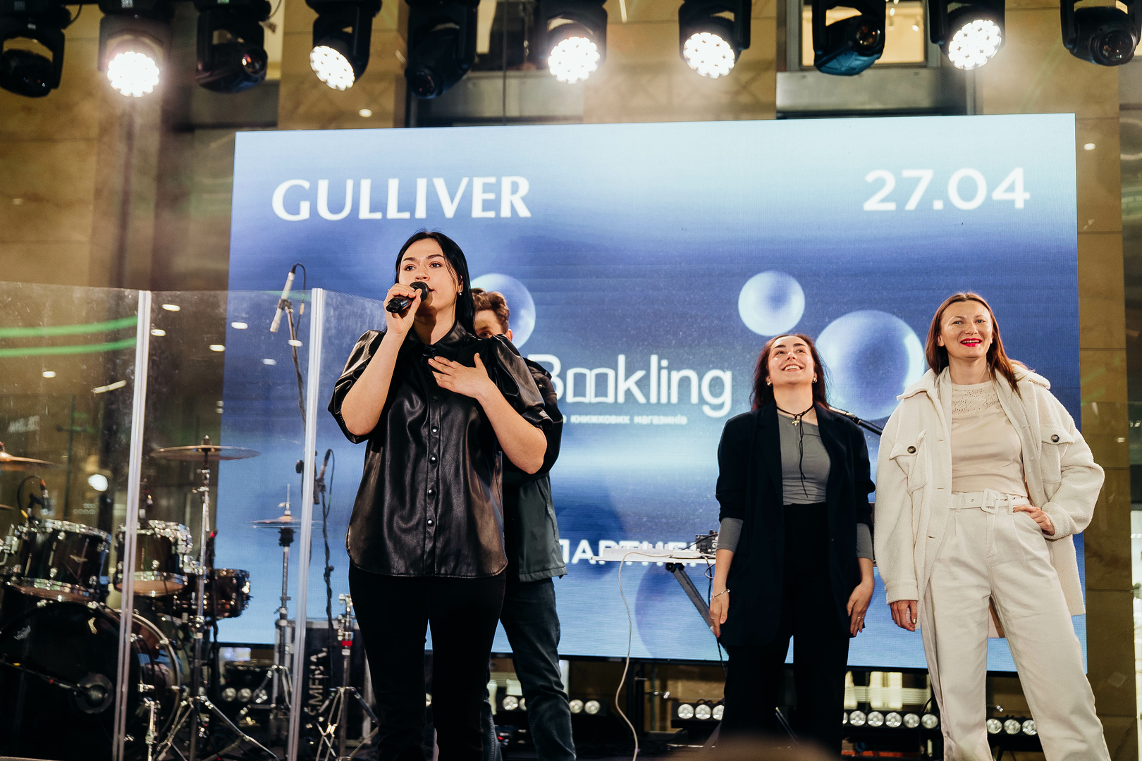 Зірковий весняний концерт  image-109