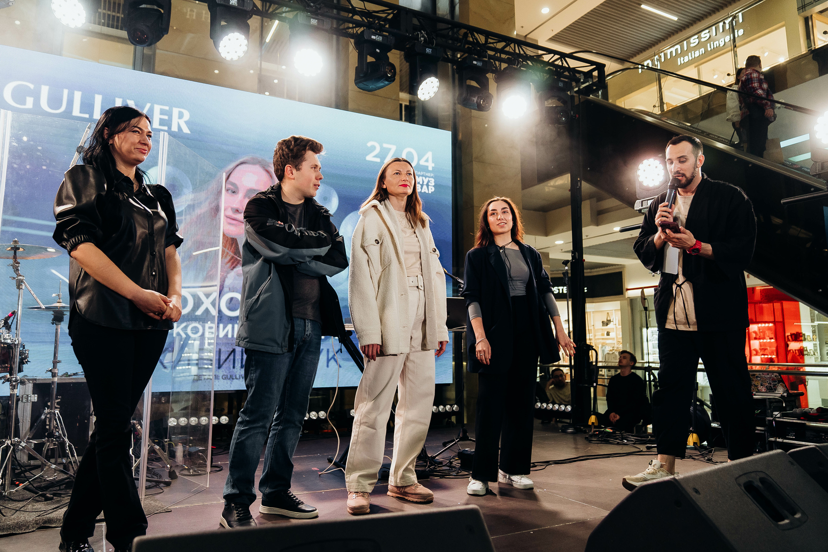 Зірковий весняний концерт  image-111