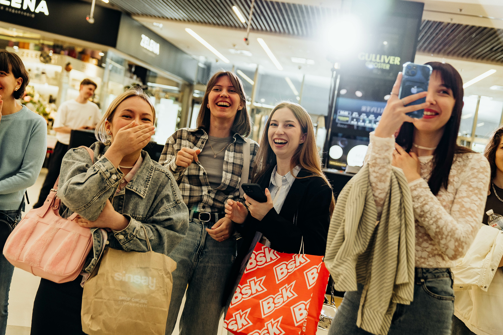 Зірковий весняний концерт  image-115