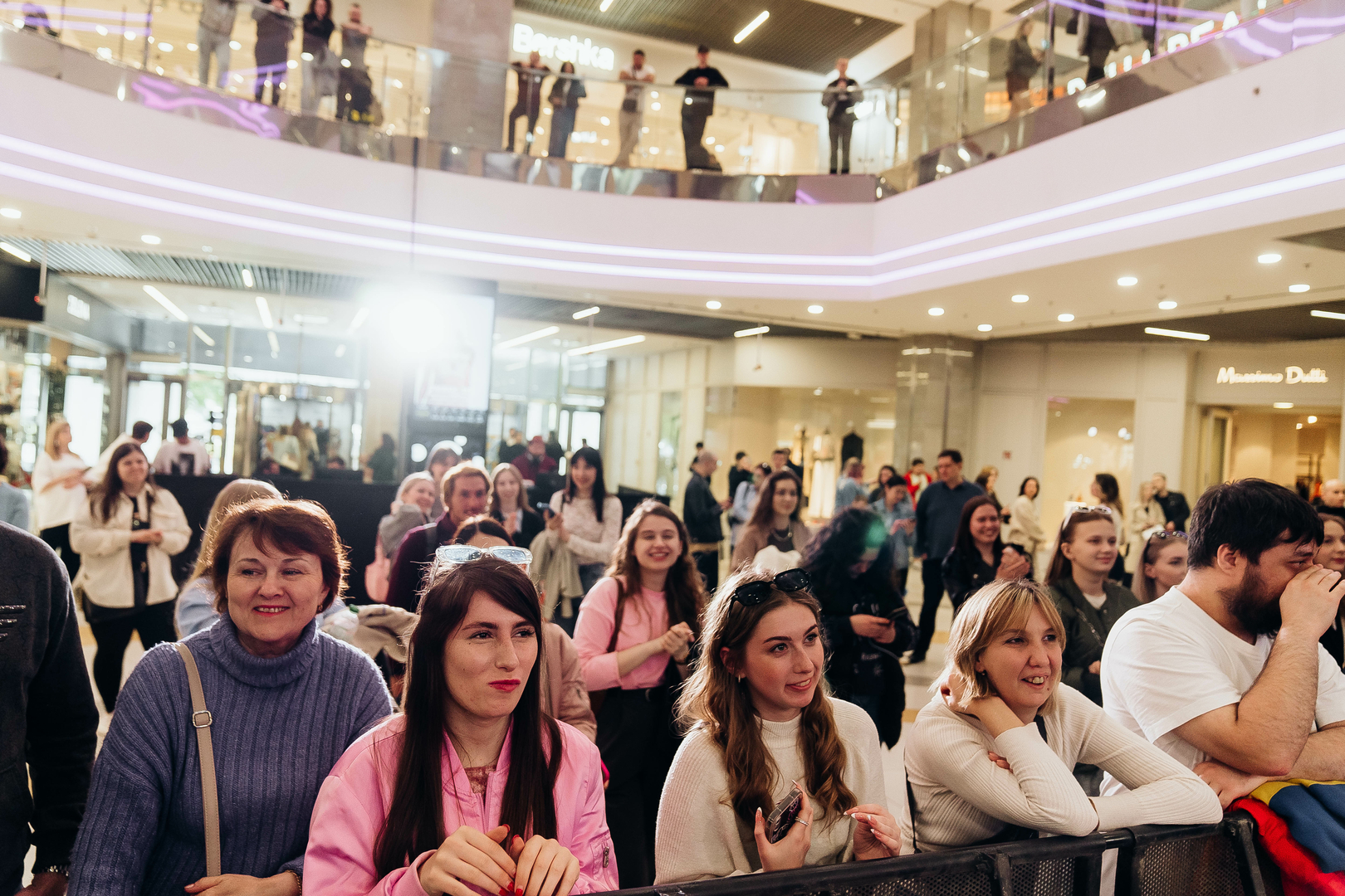 Зірковий весняний концерт  image-117