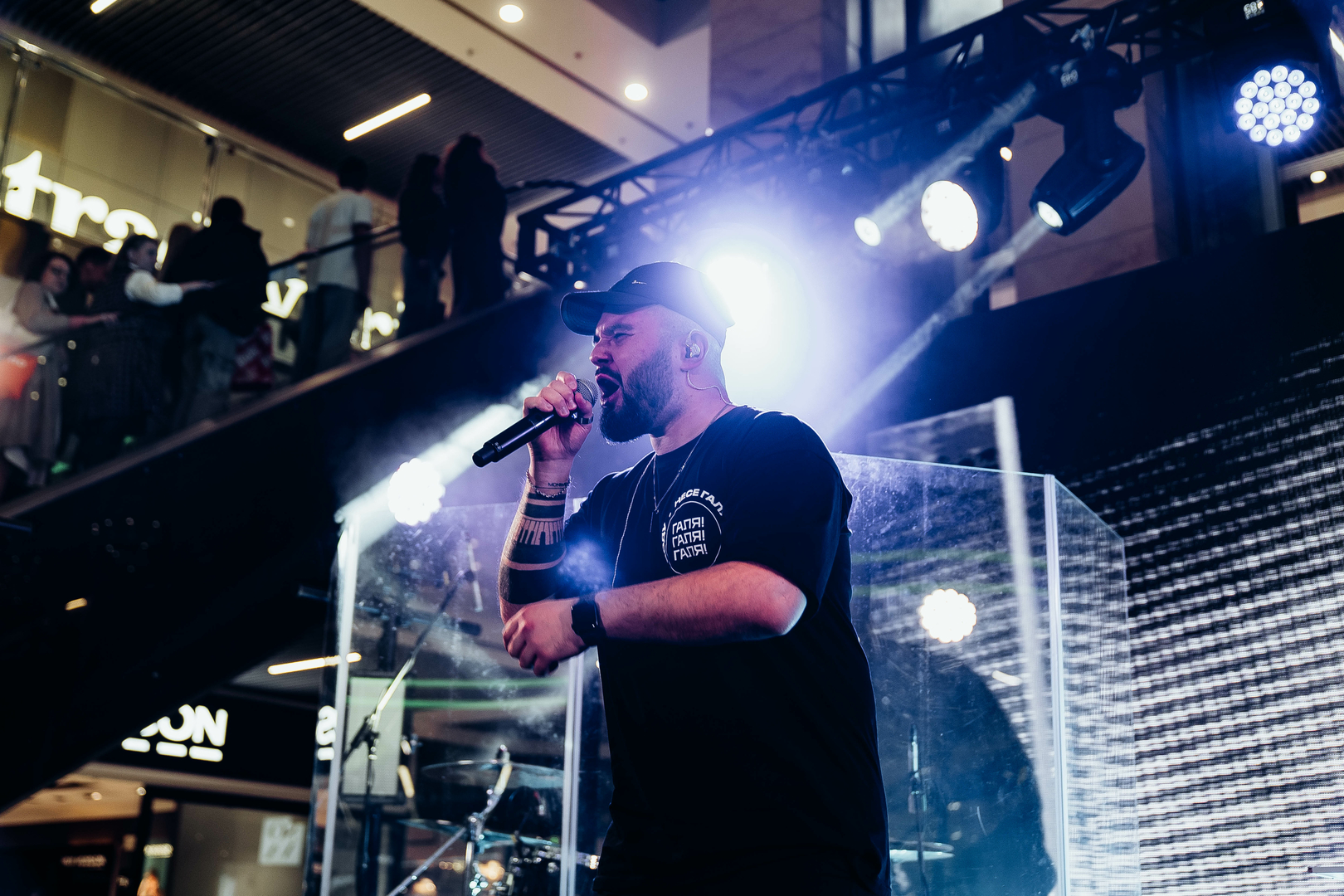 Зірковий весняний концерт  image-150