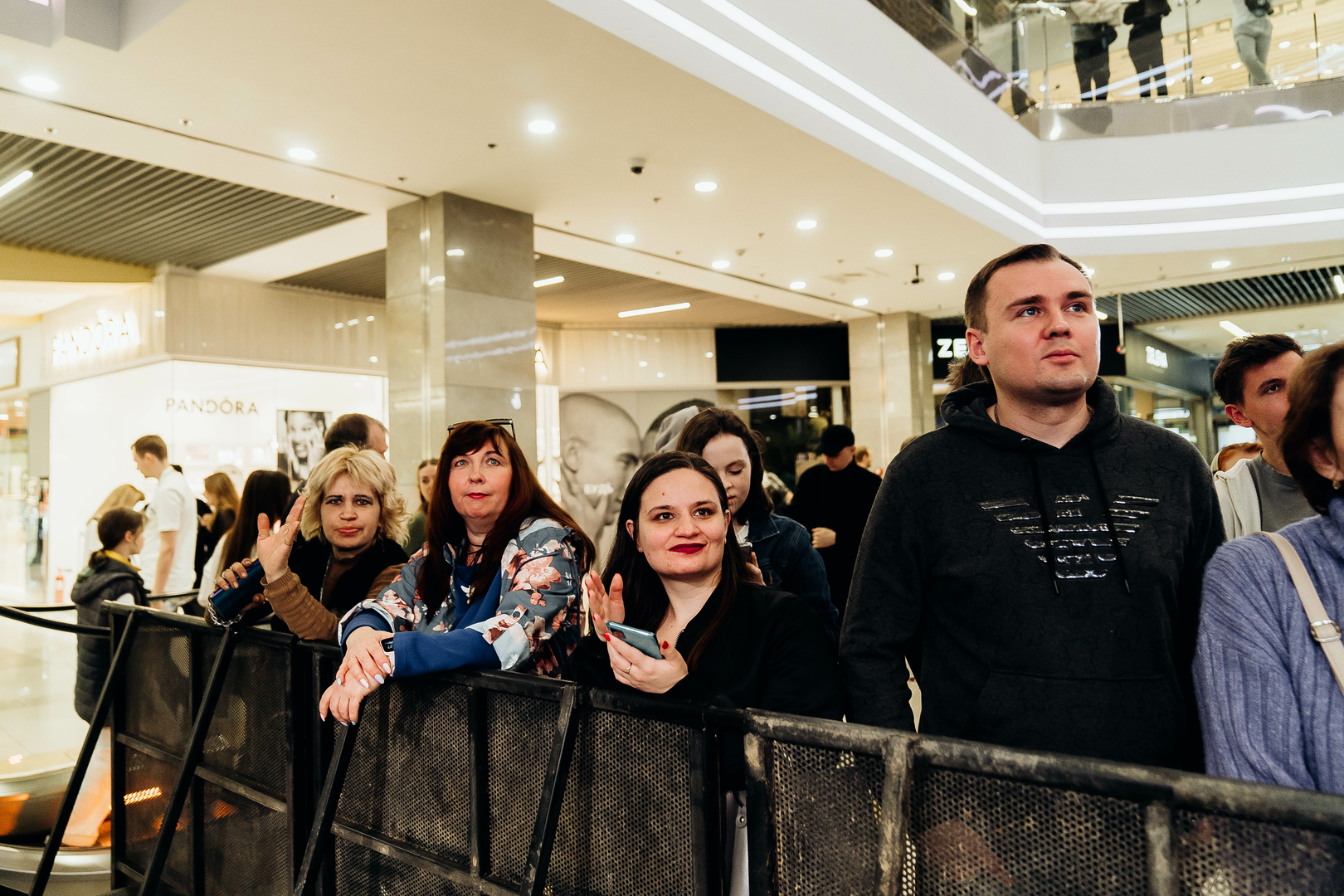 Зірковий весняний концерт  image-167