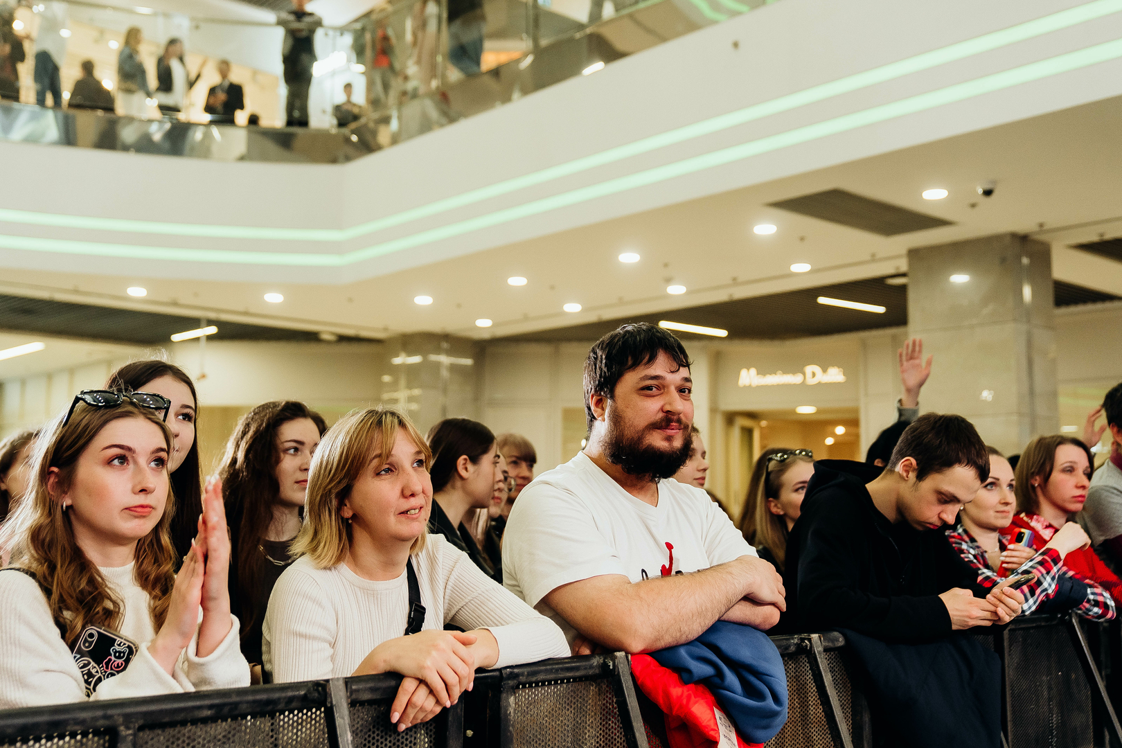 Зірковий весняний концерт  image-171