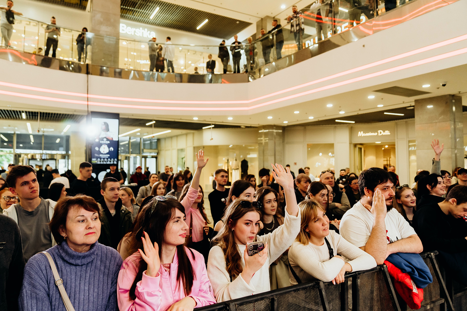 Зірковий весняний концерт  image-174