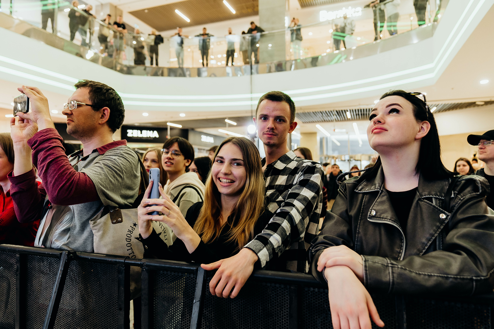 Зірковий весняний концерт  image-186