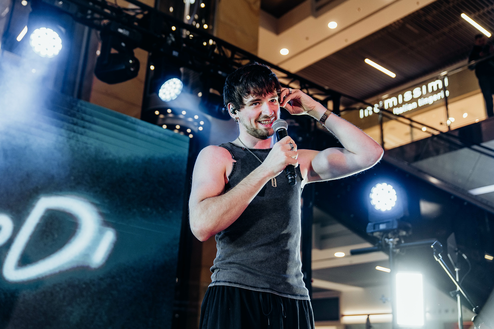 Зірковий весняний концерт  image-206