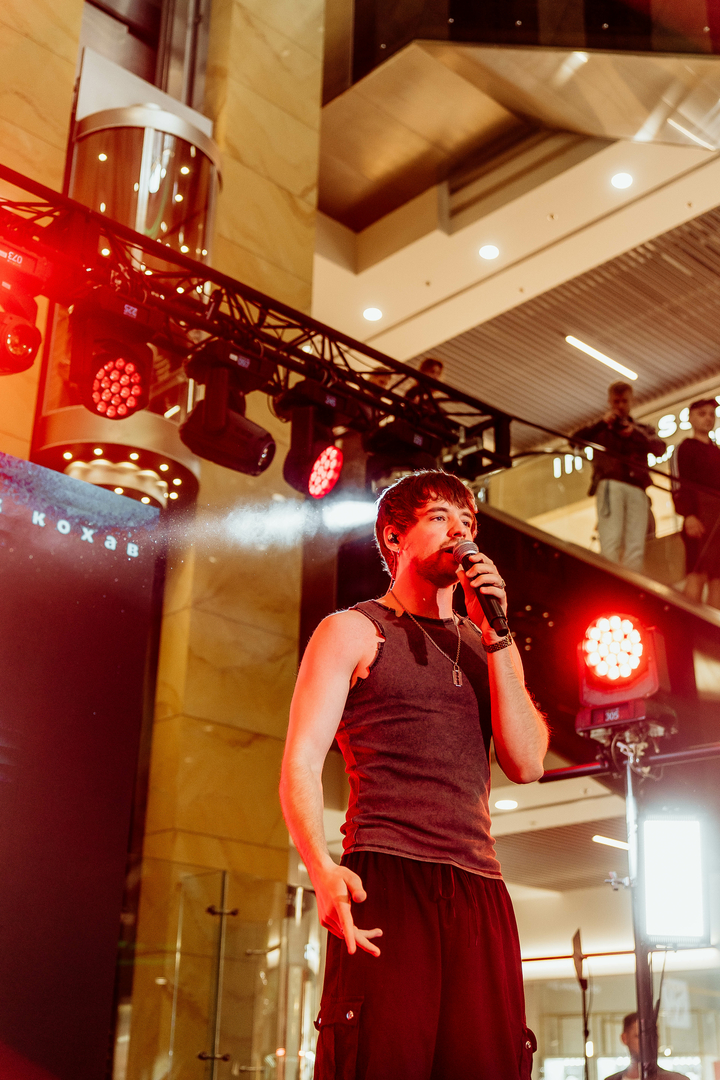 Зірковий весняний концерт  image-215