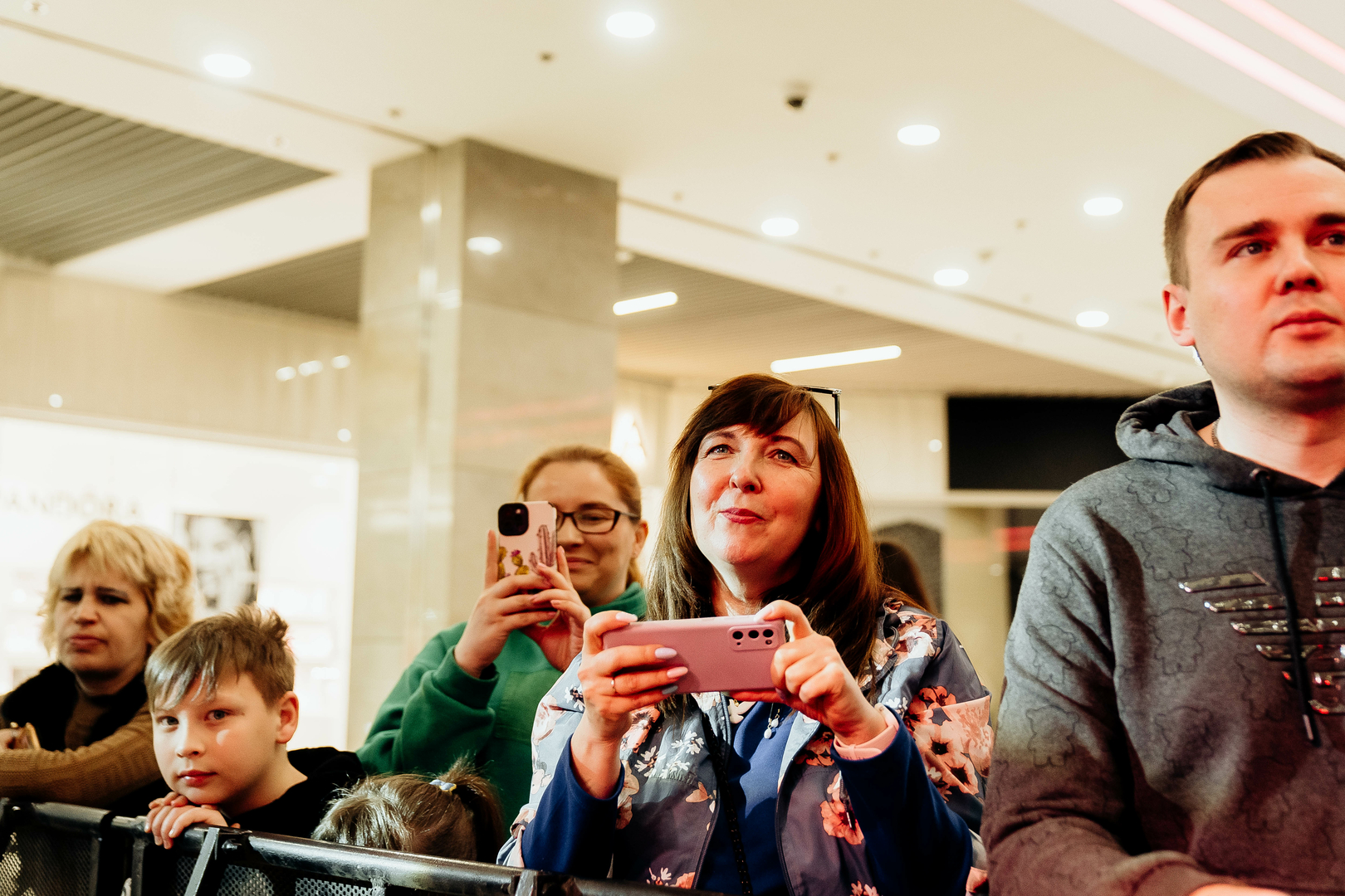 Зірковий весняний концерт  image-240