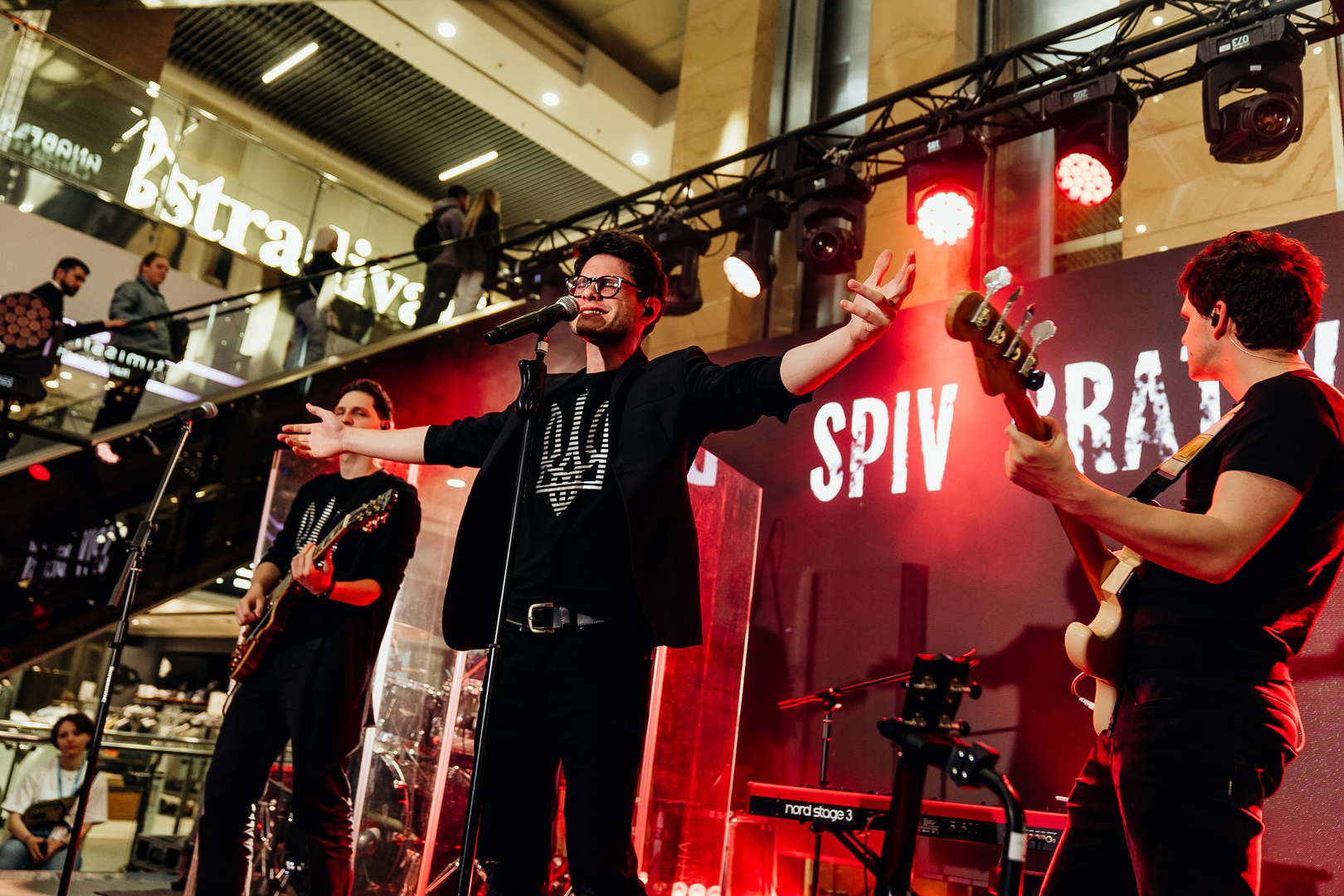 Зірковий весняний концерт  image-241