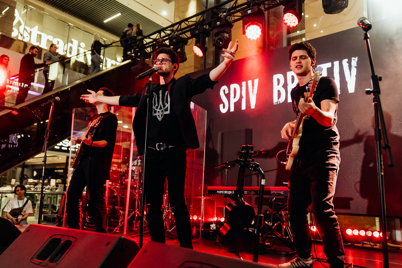 Зірковий весняний концерт  image-243