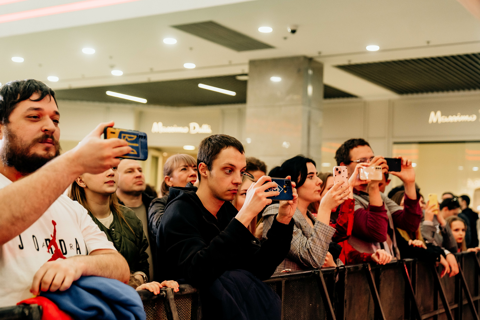 Зірковий весняний концерт  image-250