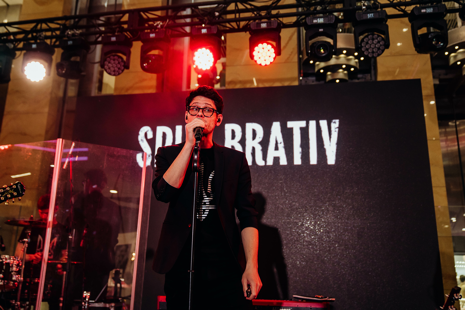 Зірковий весняний концерт  image-261