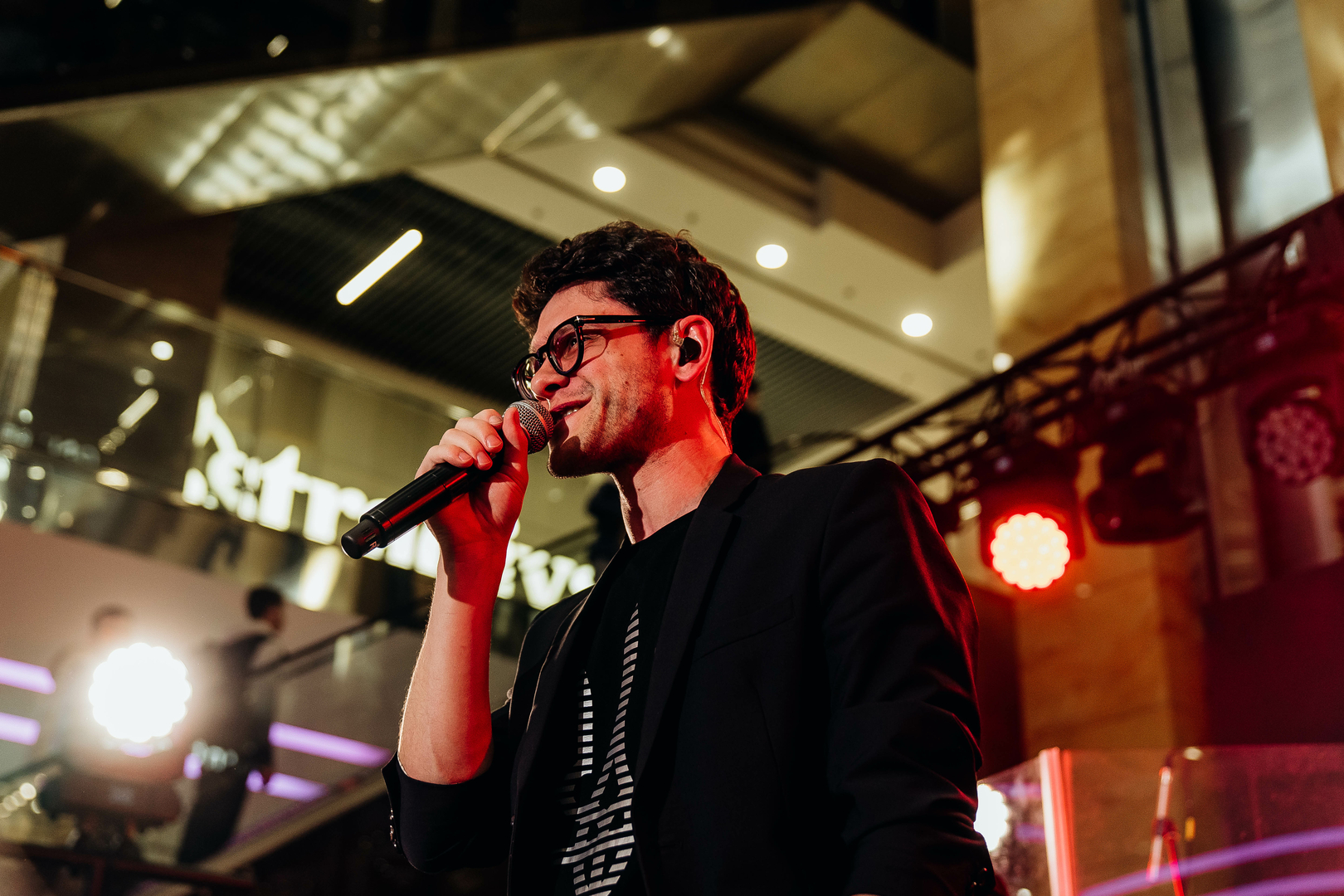 Зірковий весняний концерт  image-263