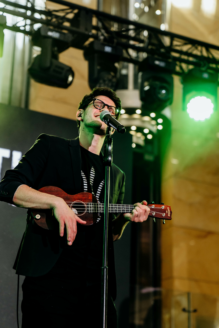 Зірковий весняний концерт  image-264