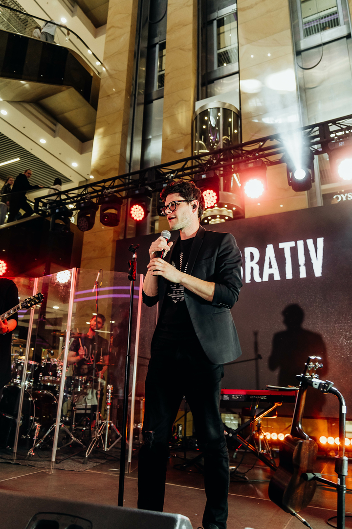 Зірковий весняний концерт  image-270