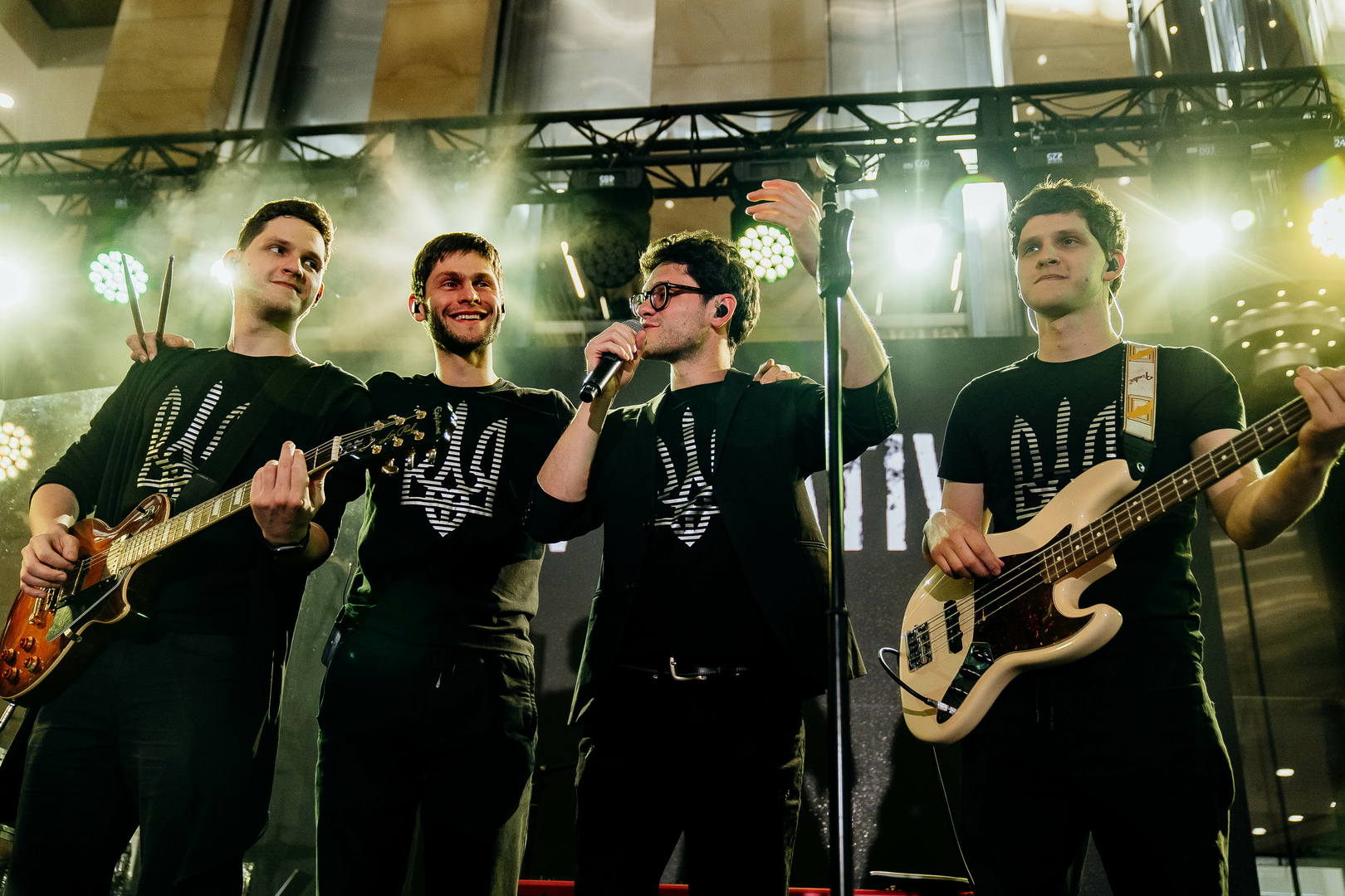 Зірковий весняний концерт  image-278