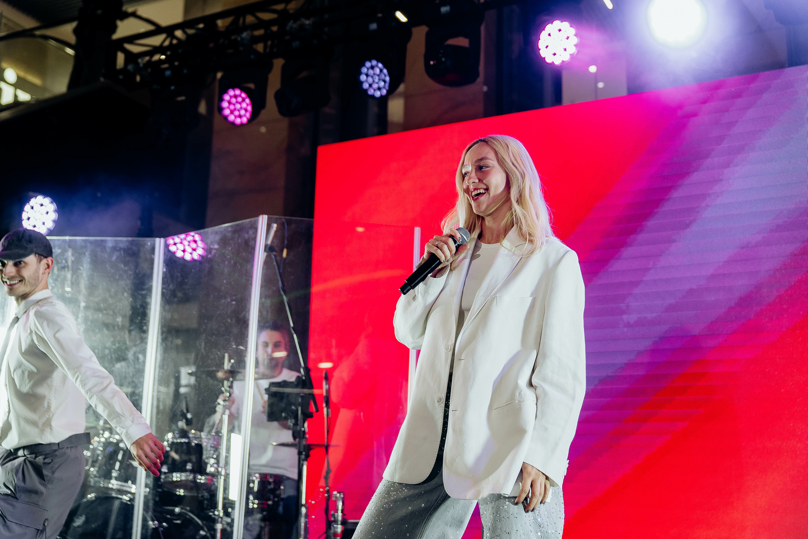 Зірковий весняний концерт  image-315