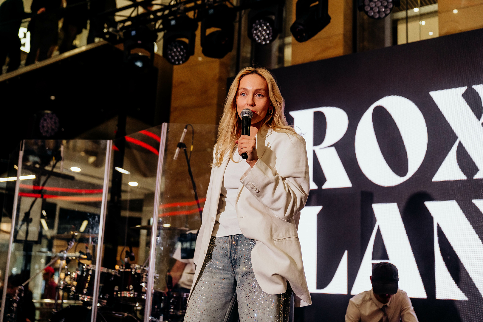 Зірковий весняний концерт  image-330