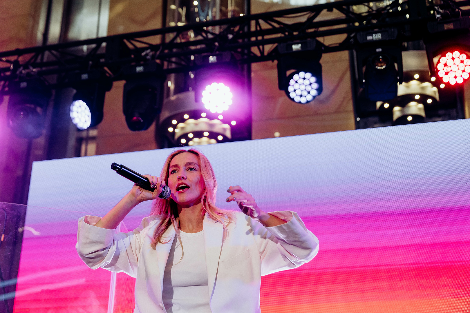 Зірковий весняний концерт  image-337